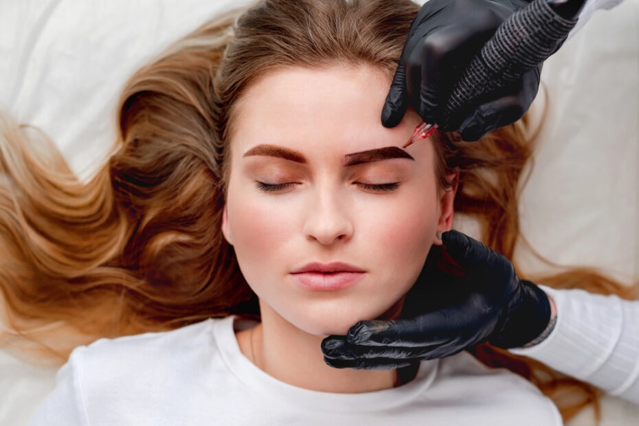 Online vs. In-Person Microblading Classes Pros and Cons